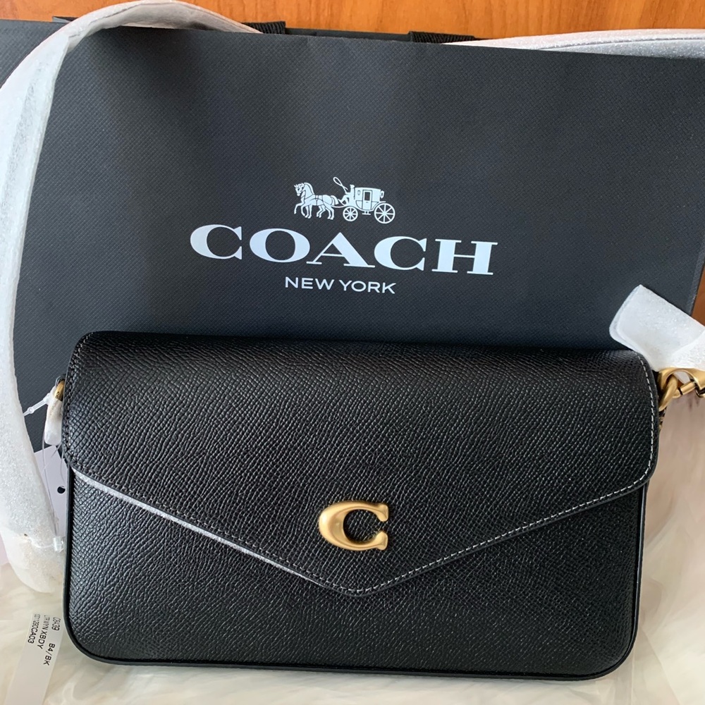 BNWT COACH BLK Wyn Crossbody Bag🖤🧡
Brand New / Giftable Condition w/ pap… - Picture 5 of 16